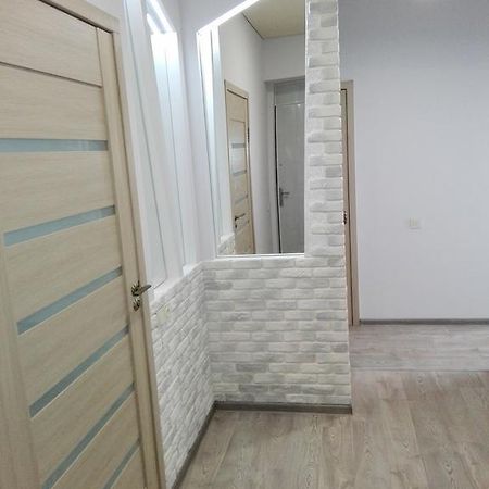 Apartment On Kryvorizhstal Street 35-24 Krzywy Róg Zewnętrze zdjęcie