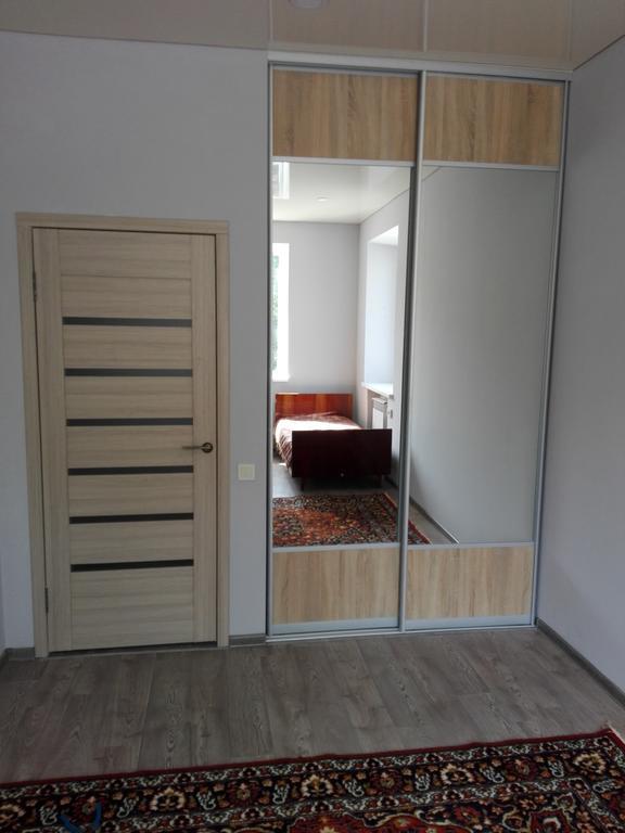 Apartment On Kryvorizhstal Street 35-24 Krzywy Róg Zewnętrze zdjęcie