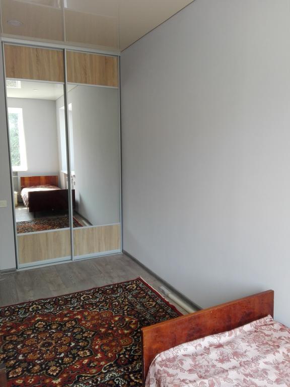 Apartment On Kryvorizhstal Street 35-24 Krzywy Róg Zewnętrze zdjęcie